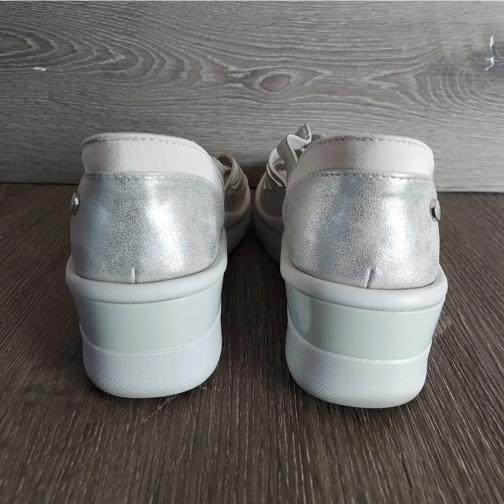 Bzees Sasha Silver Metallic Slip On Comfort Wedges Sandal, Women's Size 8.5